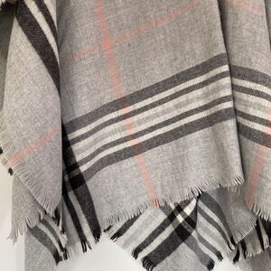 Gray and pink shawl/cape